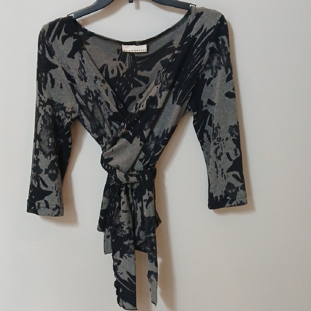 Bryn Walker Gray/ Black Paint Stroke  Wrap Top Sz S